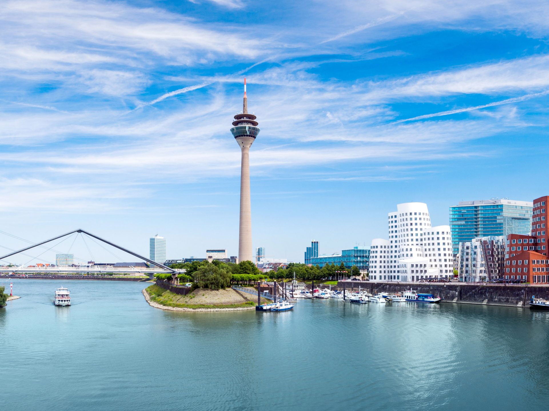 Blick auf Düsseldorf und den Rhein